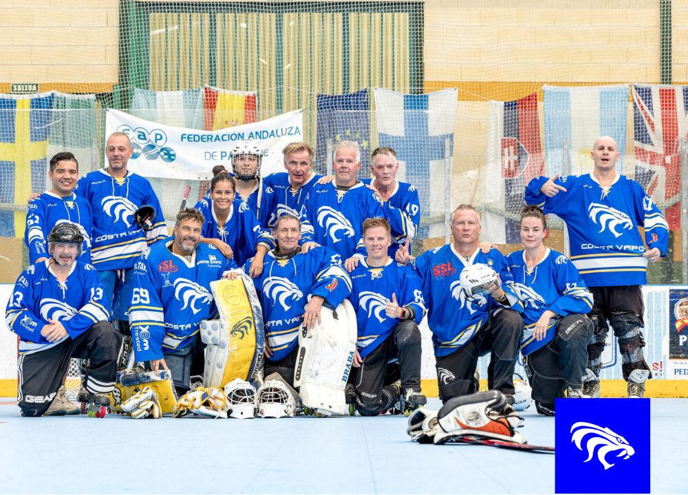 Joukkuekuva, jossa rullakiekkoilijoita. Fuengirola LIONS. Team Blues.